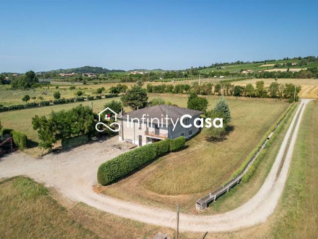 Villa in vendita a Sommacampagna VR