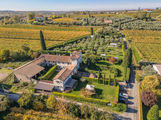 Villa in vendita a Sommacampagna VR