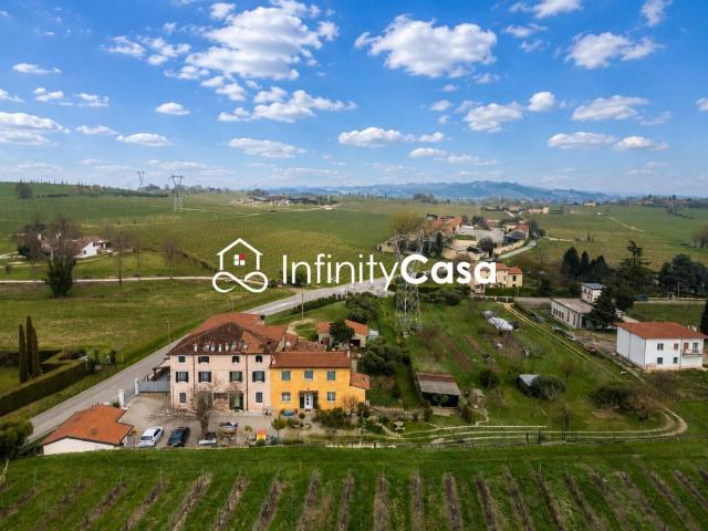 Villa in vendita a Sommacampagna VR