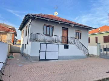 Villa in vendita a Sommariva del Bosco CN