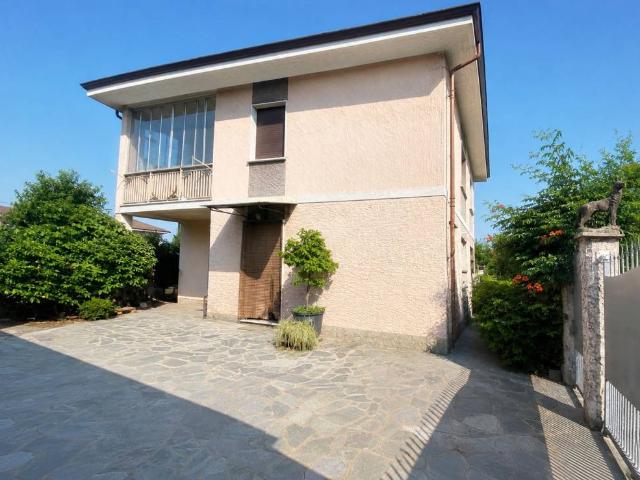 Villa in vendita a Sommariva del Bosco CN