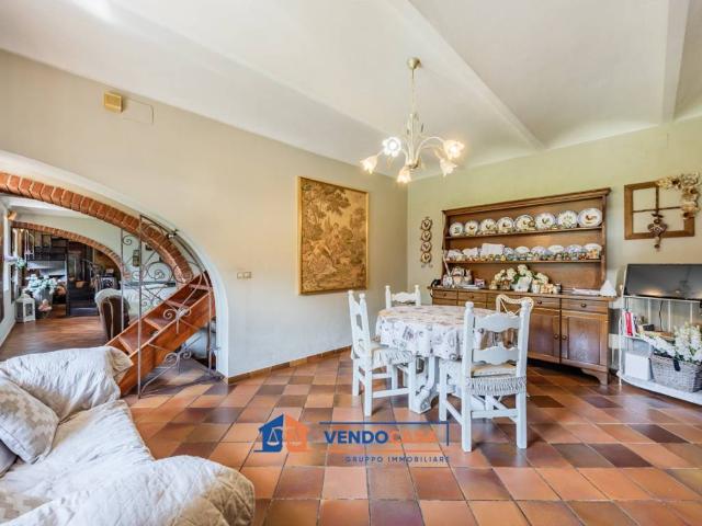 Villa in vendita a Monticello d'Alba CN