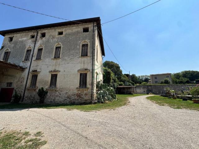 Villa in vendita a Sona VR