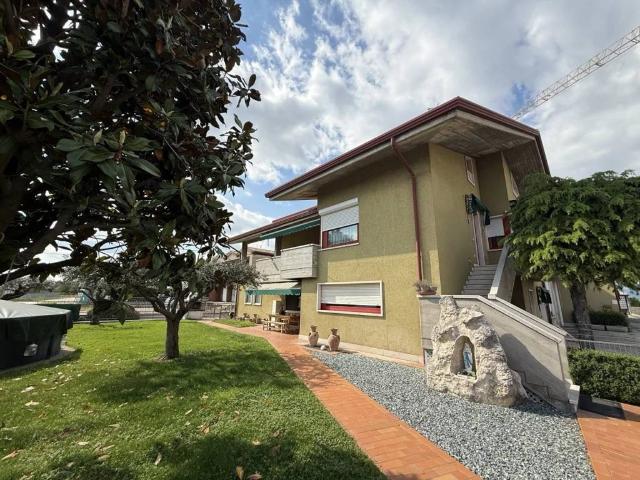 Villa in vendita a Sona VR