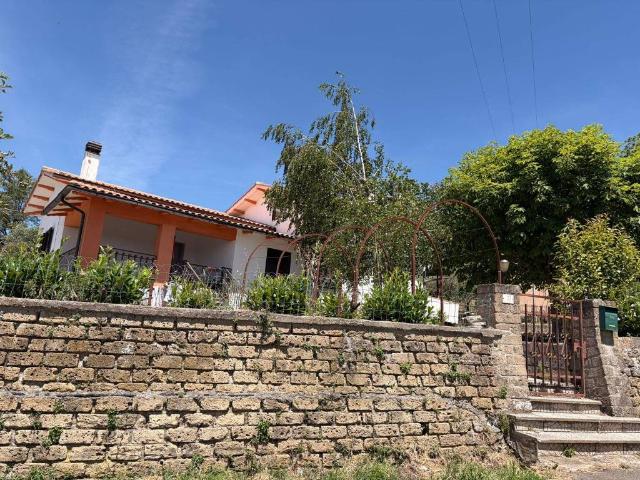 Villa in vendita a Sorano GR