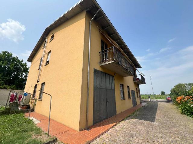 Villa in vendita a Soragna PR