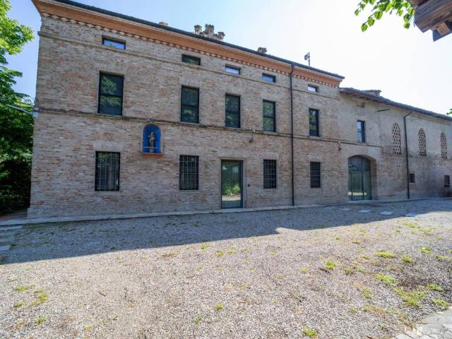 Villa in vendita a Soragna PR