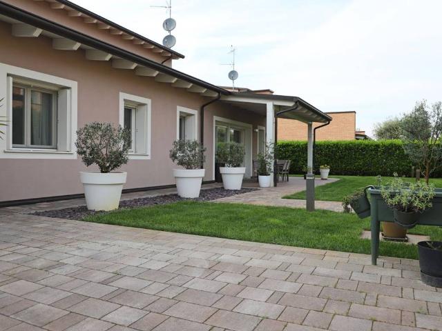 Villa in vendita a Sorbolo Mezzani PR