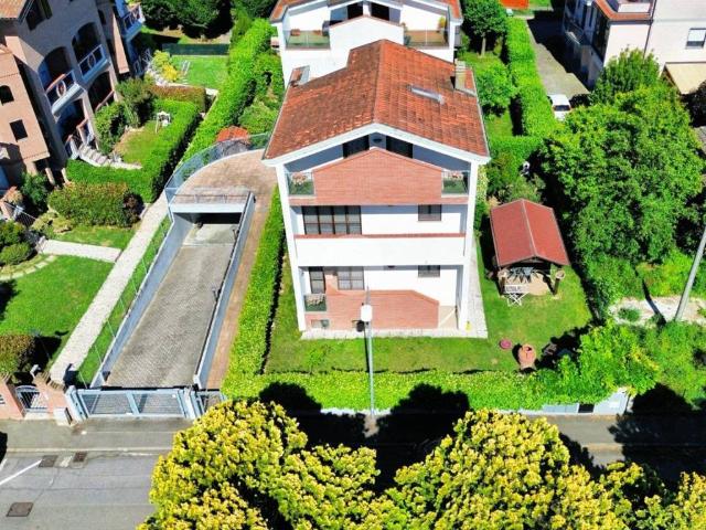 Villa in vendita a Sorbolo Mezzani PR