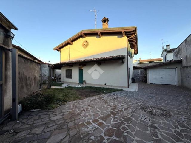 Villa in vendita a Soresina CR