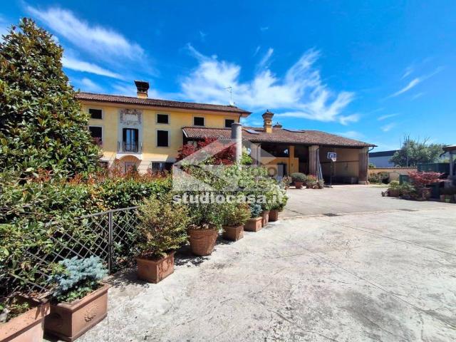 Villa in vendita a Soresina CR
