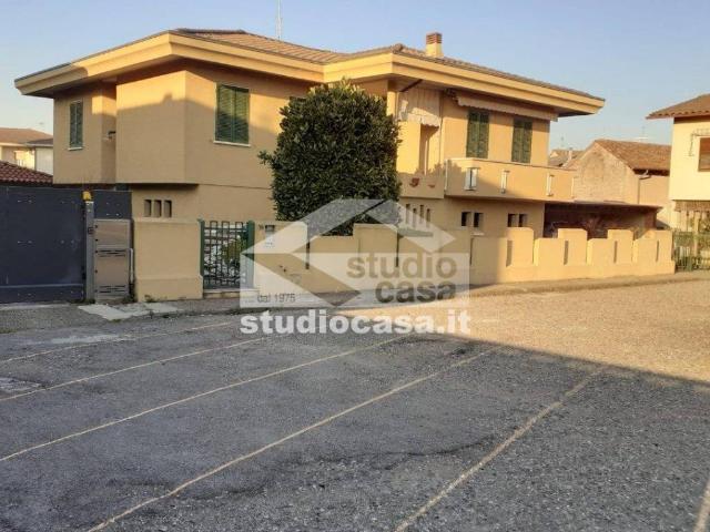 Villa in vendita a Soresina CR