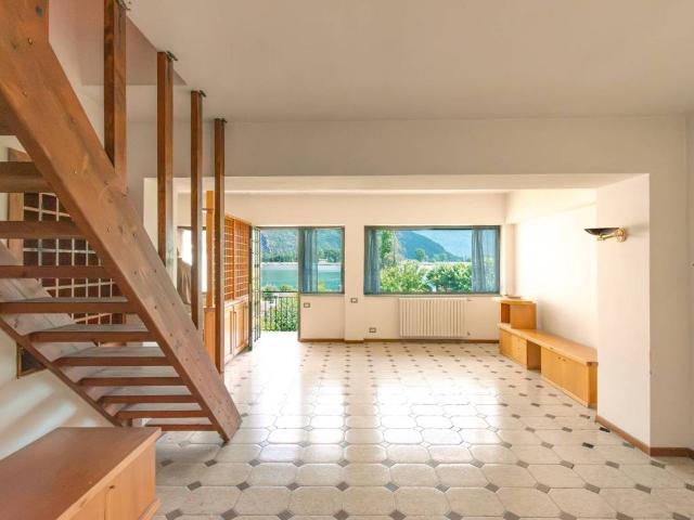 Villa in vendita a Sorico CO