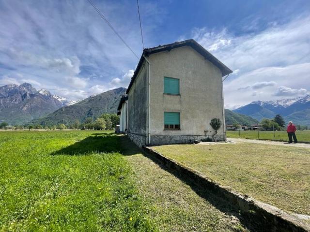 Villa in vendita a Sorico CO