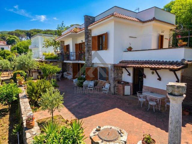 Villa in vendita a Sorrento NA