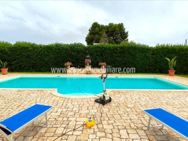 Villa in vendita a Sava TA