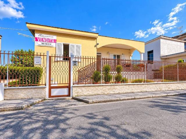 Villa in vendita a Saviano NA