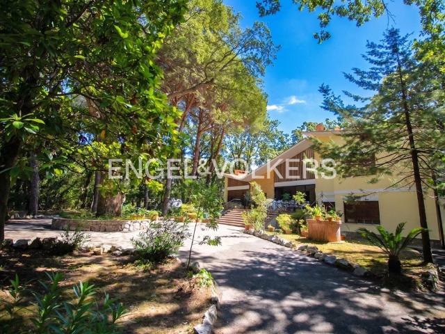 Villa in vendita a Sabaudia LT