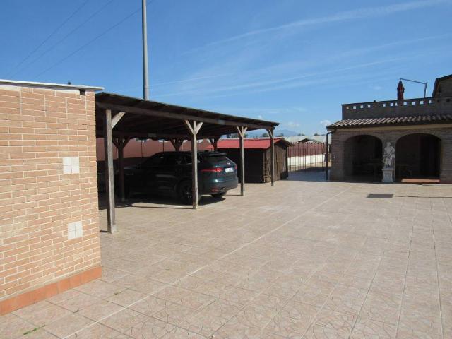Villa in vendita a Sabaudia LT