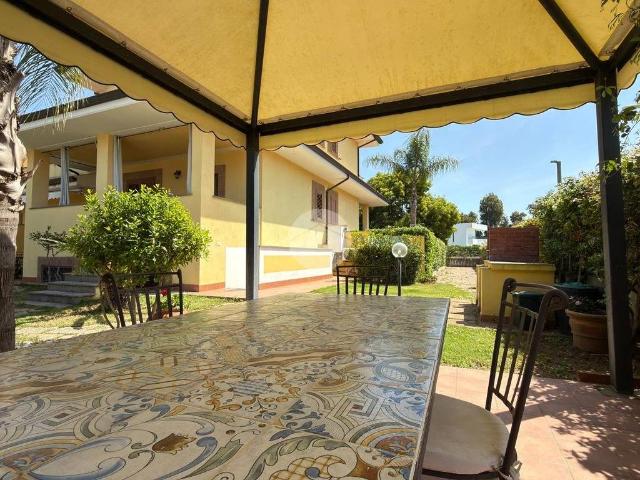 Villa in vendita a Sabaudia LT