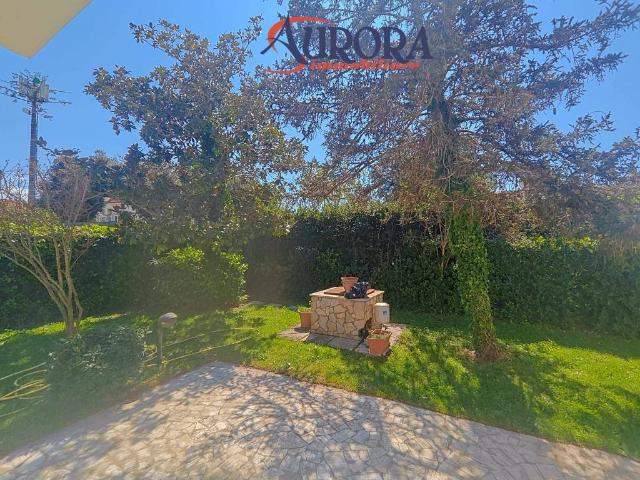 Villa in vendita a Sabaudia LT