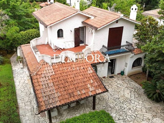 Villa in vendita a Sabaudia LT