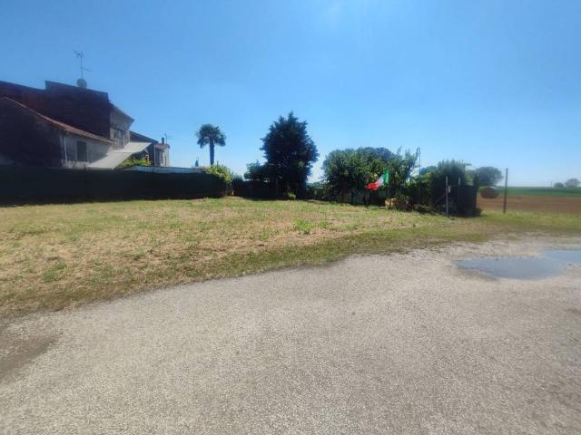 Villa in vendita a Sabbioneta MN