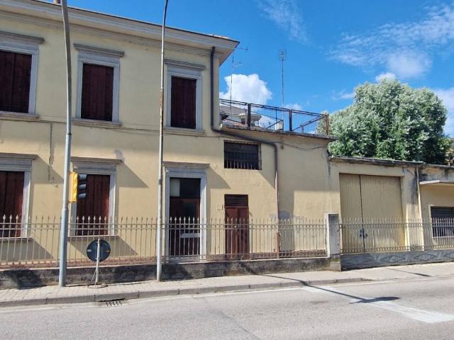 Villa in vendita a Sacile PN