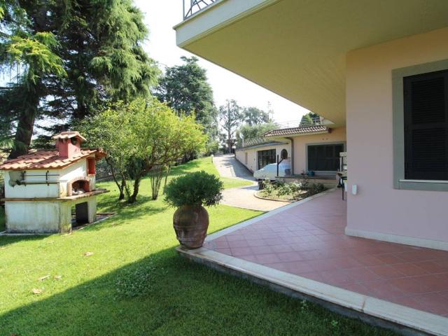 Villa in vendita a Sacrofano RM