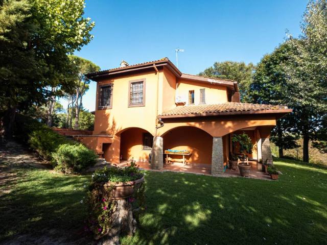 Villa in vendita a Sacrofano RM
