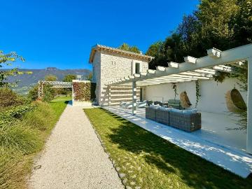 Villa in vendita a Sale Marasino BS
