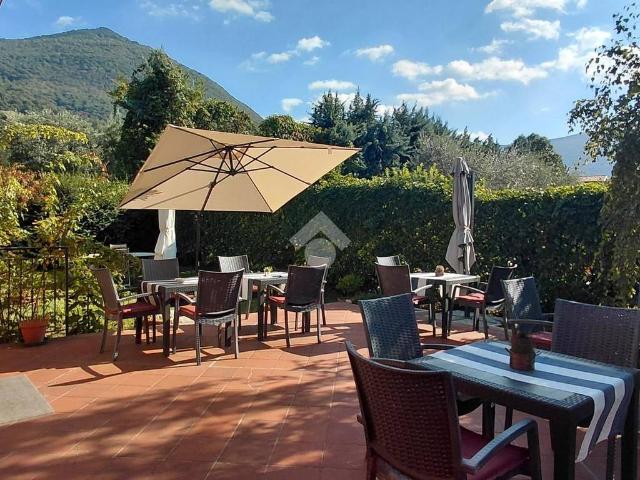 Villa in vendita a Sale Marasino BS