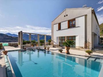 Villa in vendita a Sale Marasino BS