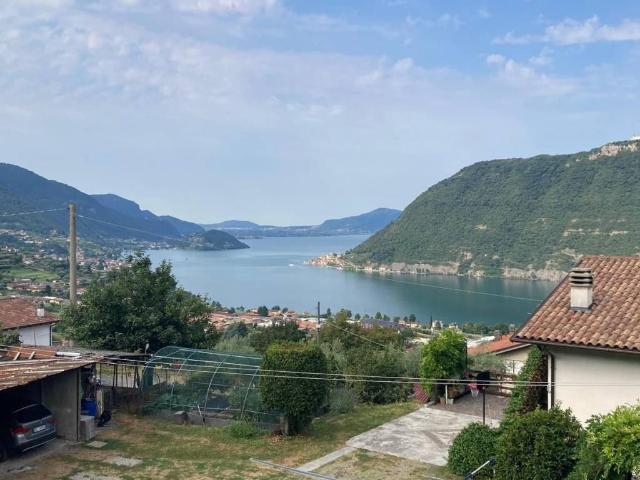 Villa in vendita a Sale Marasino BS