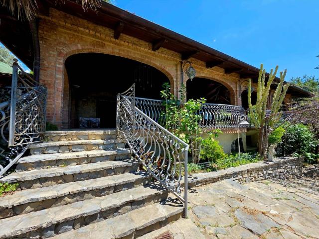 Villa in vendita a Salerno, PASTENA