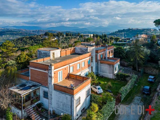 Villa in vendita a Salisano RI