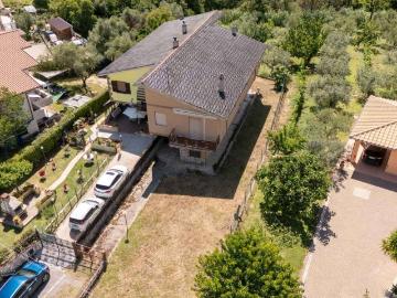 Villa in vendita a Salisano RI