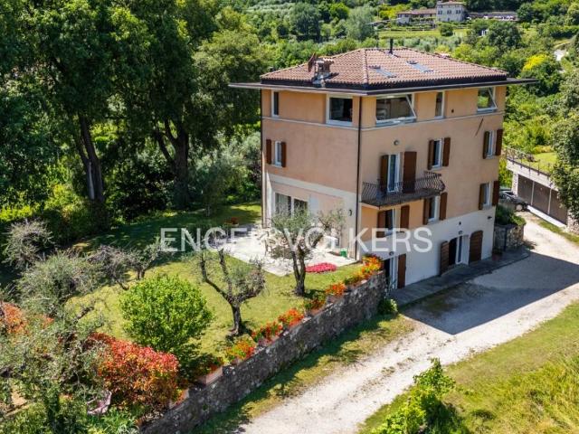 Villa in vendita a Salò BS