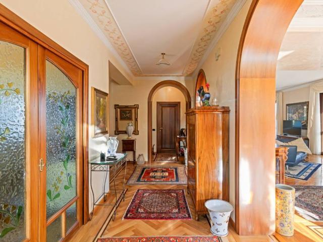 Villa in vendita a Salò BS