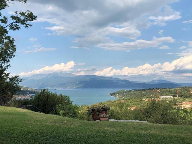 Villa in vendita a Salò BS