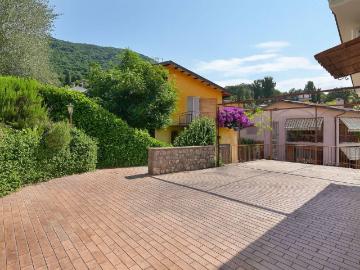 Villa in vendita a Salò BS