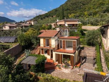 Villa in vendita a Salò BS