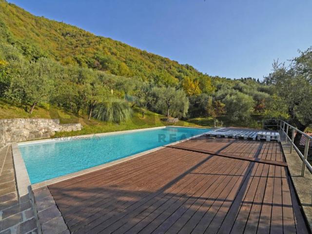 Villa in vendita a Salò BS