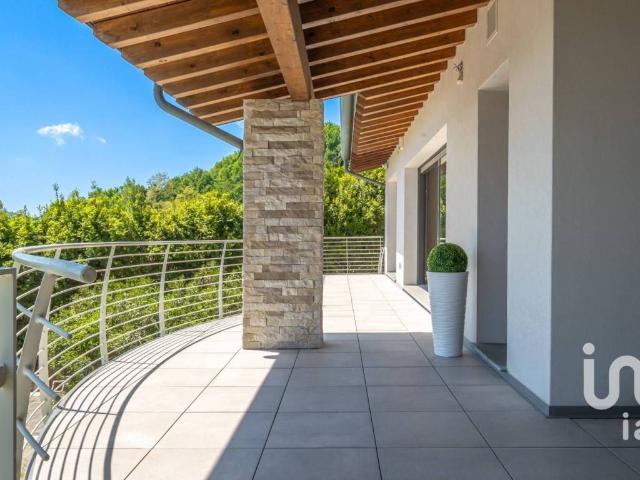 Villa in vendita a Salò BS