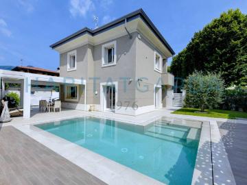 Villa in vendita a Salò BS