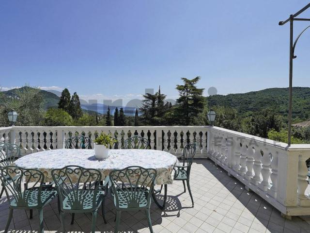 Villa in vendita a Salò BS