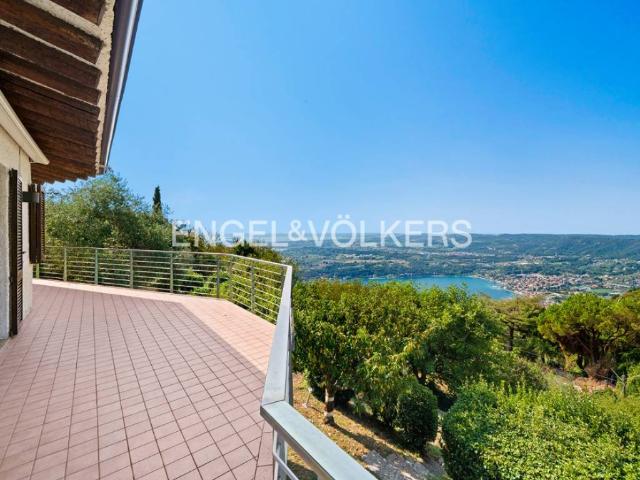 Villa in vendita a Salò BS