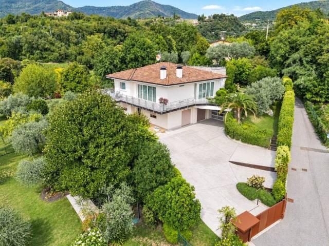 Villa in vendita a Salò BS