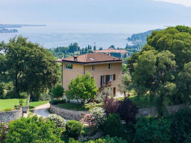 Villa in vendita a Salò BS