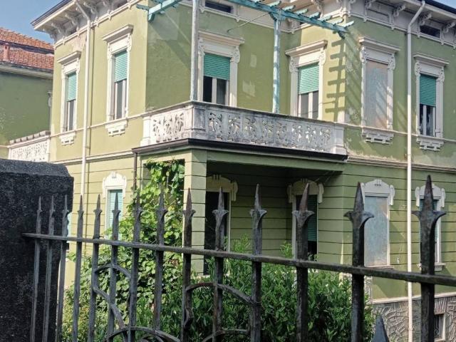 Villa in vendita a Salsomaggiore Terme PR